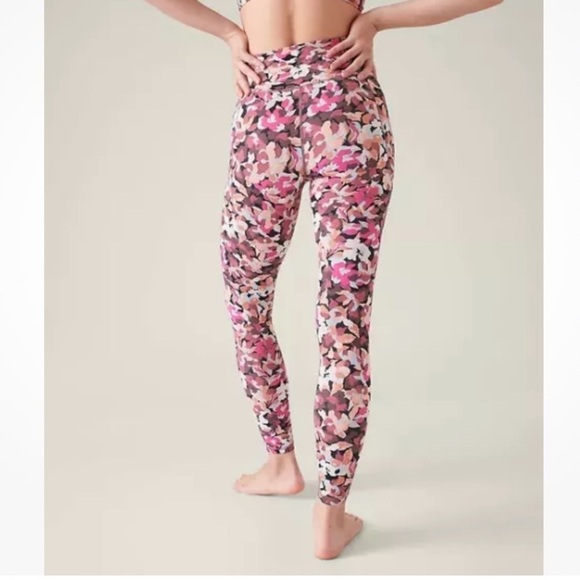 Athleta Transcend Stash Tight Elysian Floral Print Womens Small EUC style 533673 - Picture 12 of 12